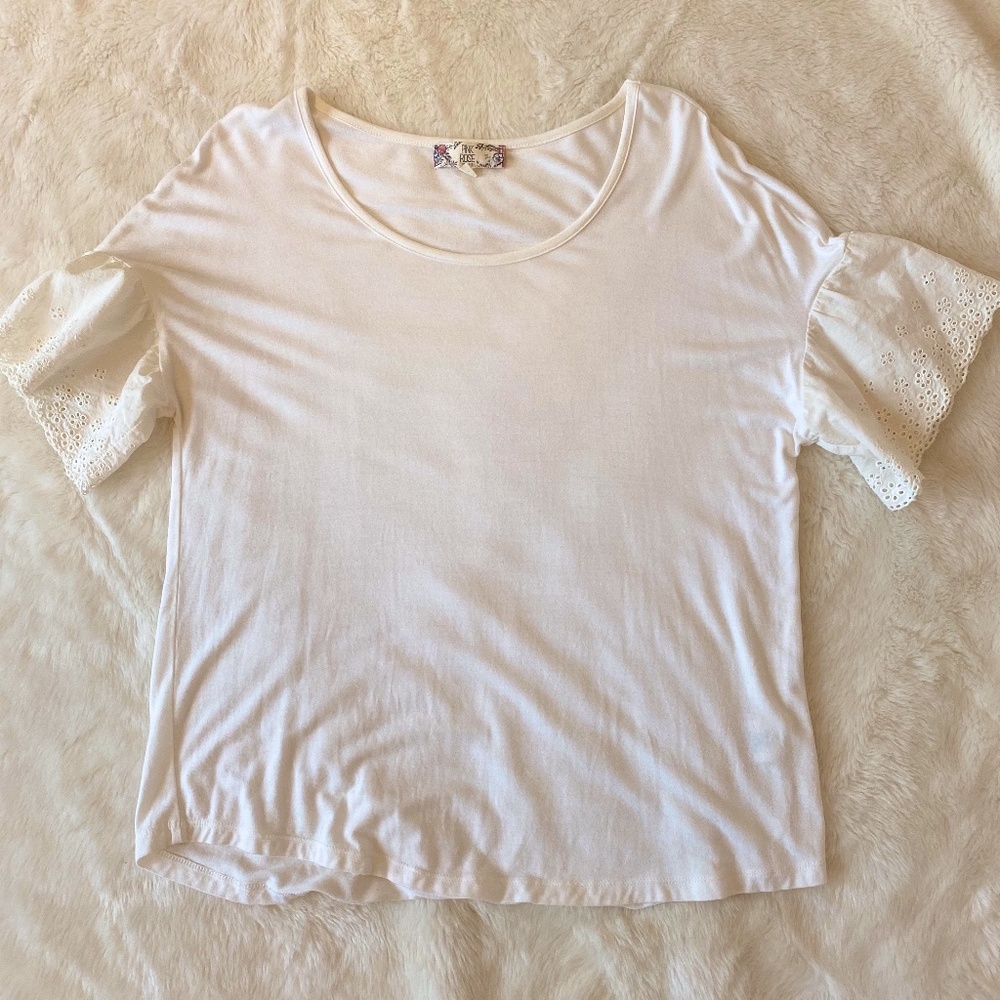 White laced sleeved T-shirt